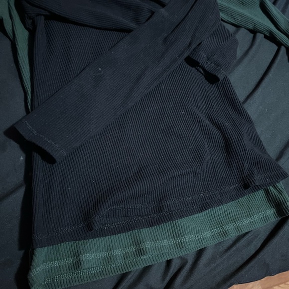 Old navy plush v neck long sleeve tees - Picture 13 of 13